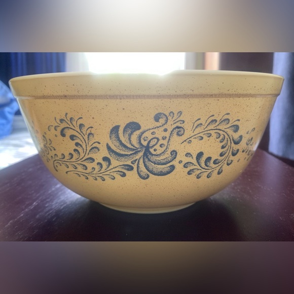 Pyrex Other - Vintage Pyrex 8" Mixing Bowl Homestead Blue Flowers Speckled Tan Background